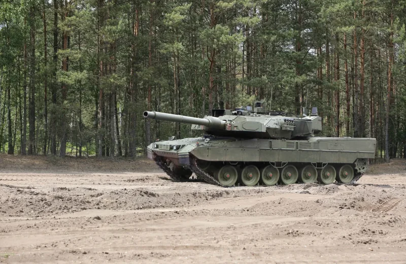 Prototype de char Leopard 2A8, photographie d’archive.
