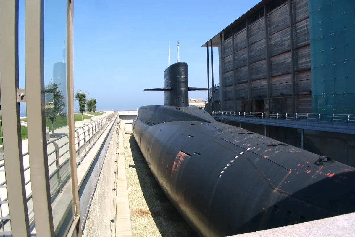 Le sous-marin Le Redoutable à Cherbourg, photographié en 2004.
